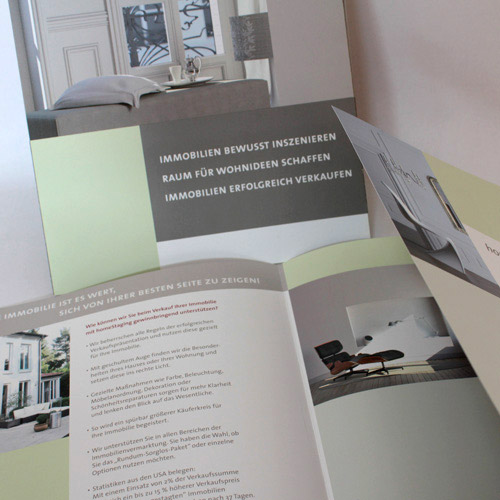 Designkonzept und Gestaltung einer broschüre für Homestaging Gestaltung einer Broschüre